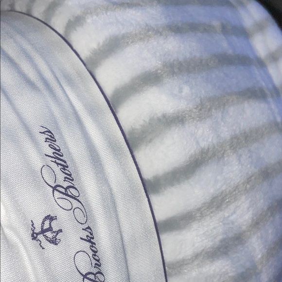 Brooks Brothers Luxe Plush King Blanket in White and Light Gray Stripes - Picture 4 of 12